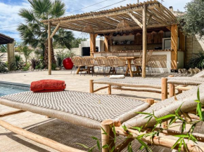 Charmante villa avec piscine chauffée, proximité des plages